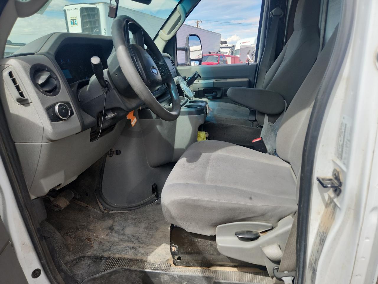 2022 Ford Econoline - Delivery Truck VIN: 1FDWE3FN4NDC37988 Lot: 81313405