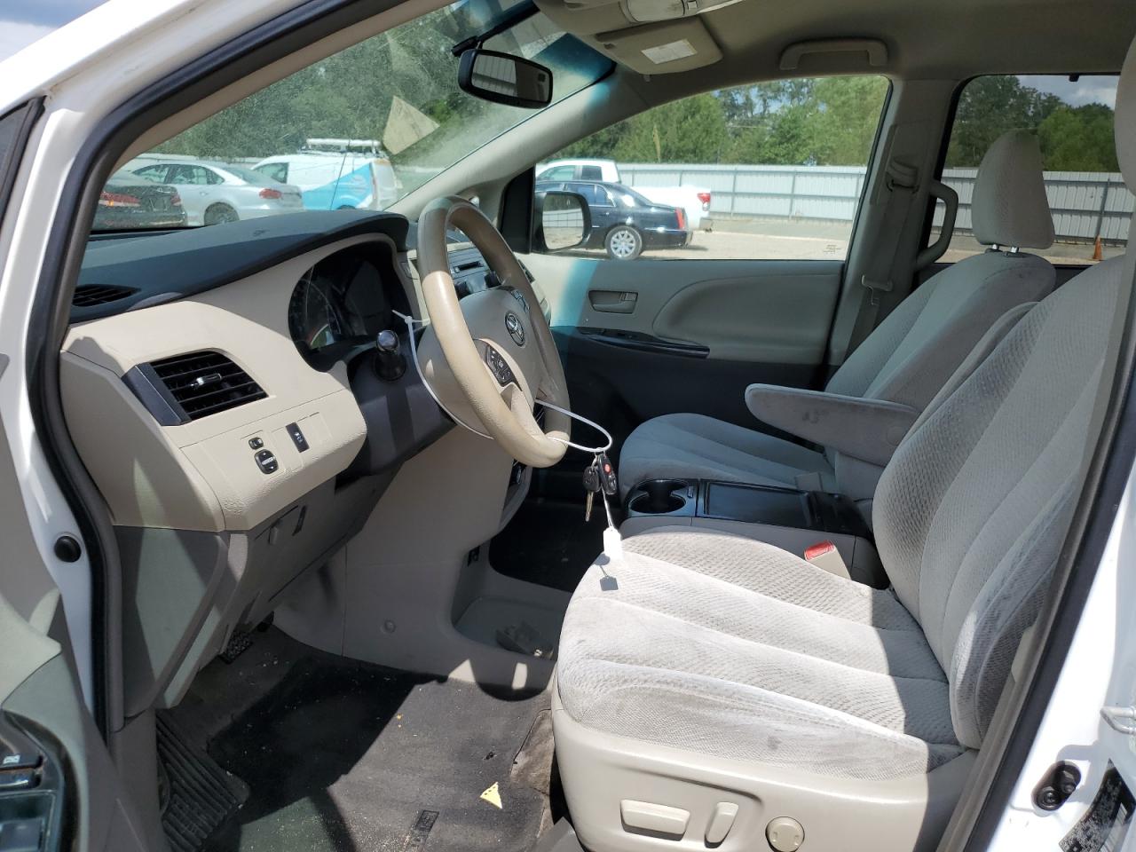 2012 Toyota Sienna Le VIN: 5TDKK3DC2CS205796 Lot: 81775215
