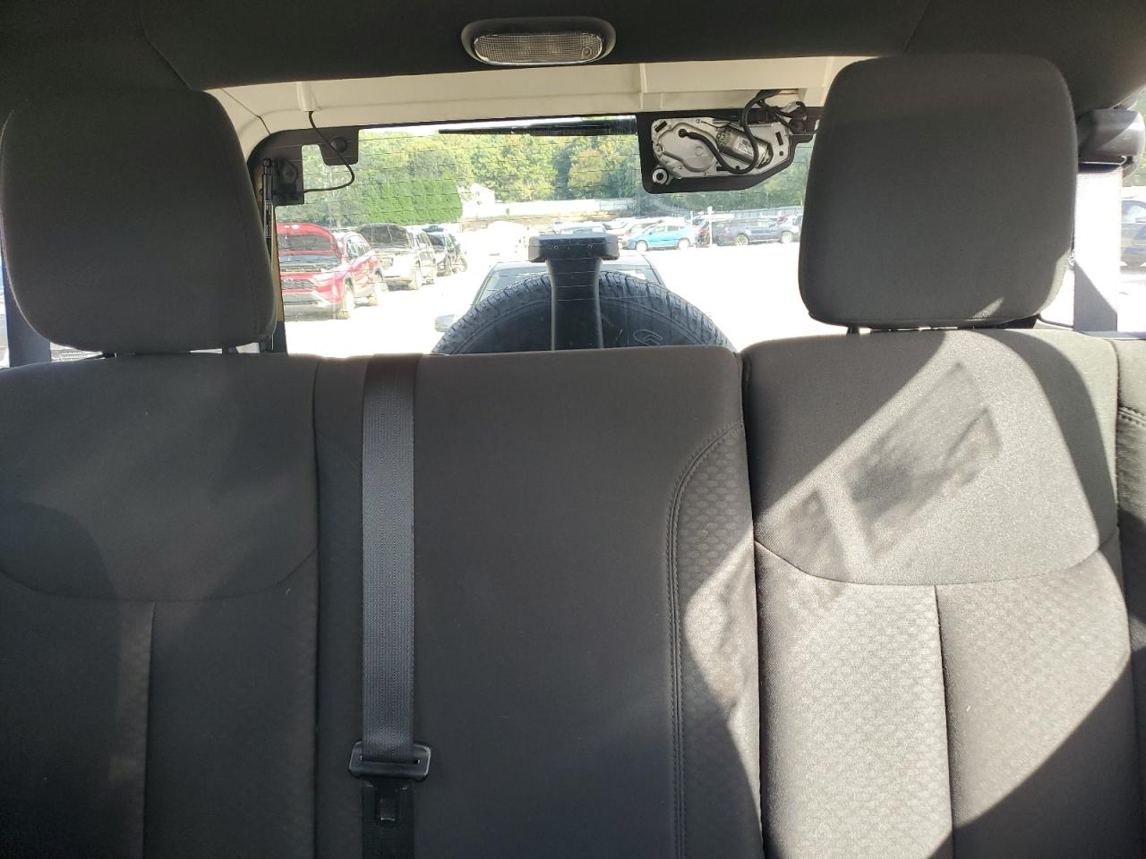 2015 Jeep Wrangler Unlimited Sport VIN: 1C4BJWDG5FL768242 Lot: 80143645