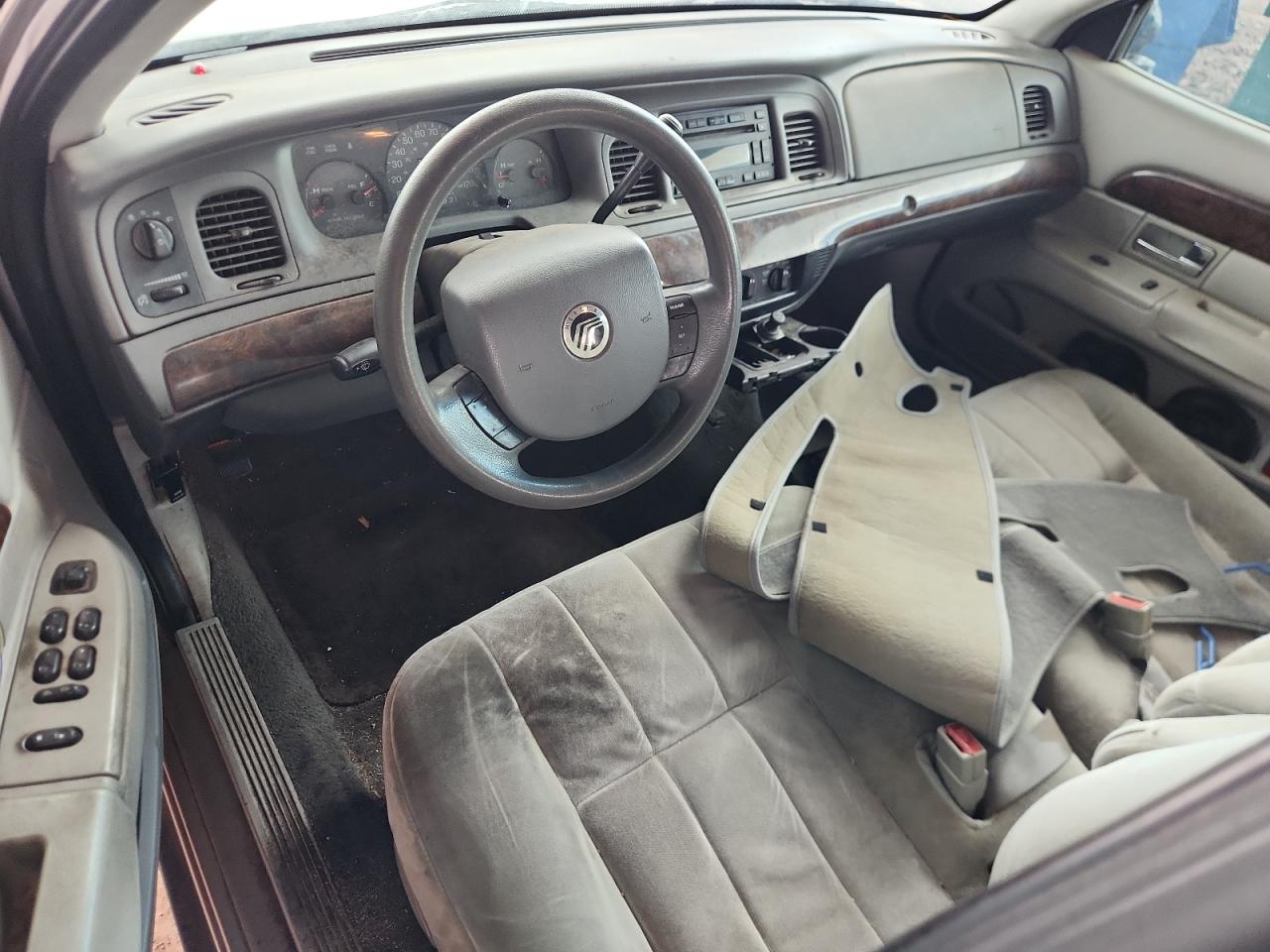 2005 Mercury Grand Marquis Gs VIN: 2MEFM74WX5X646708 Lot: 81852795