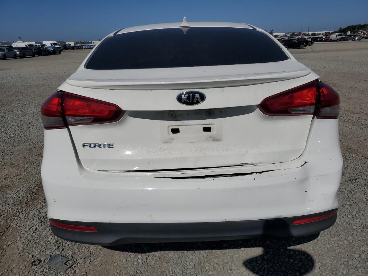 2018 Kia Forte Lx VIN: 3KPFK4A72JE214424 Lot: 71161695
