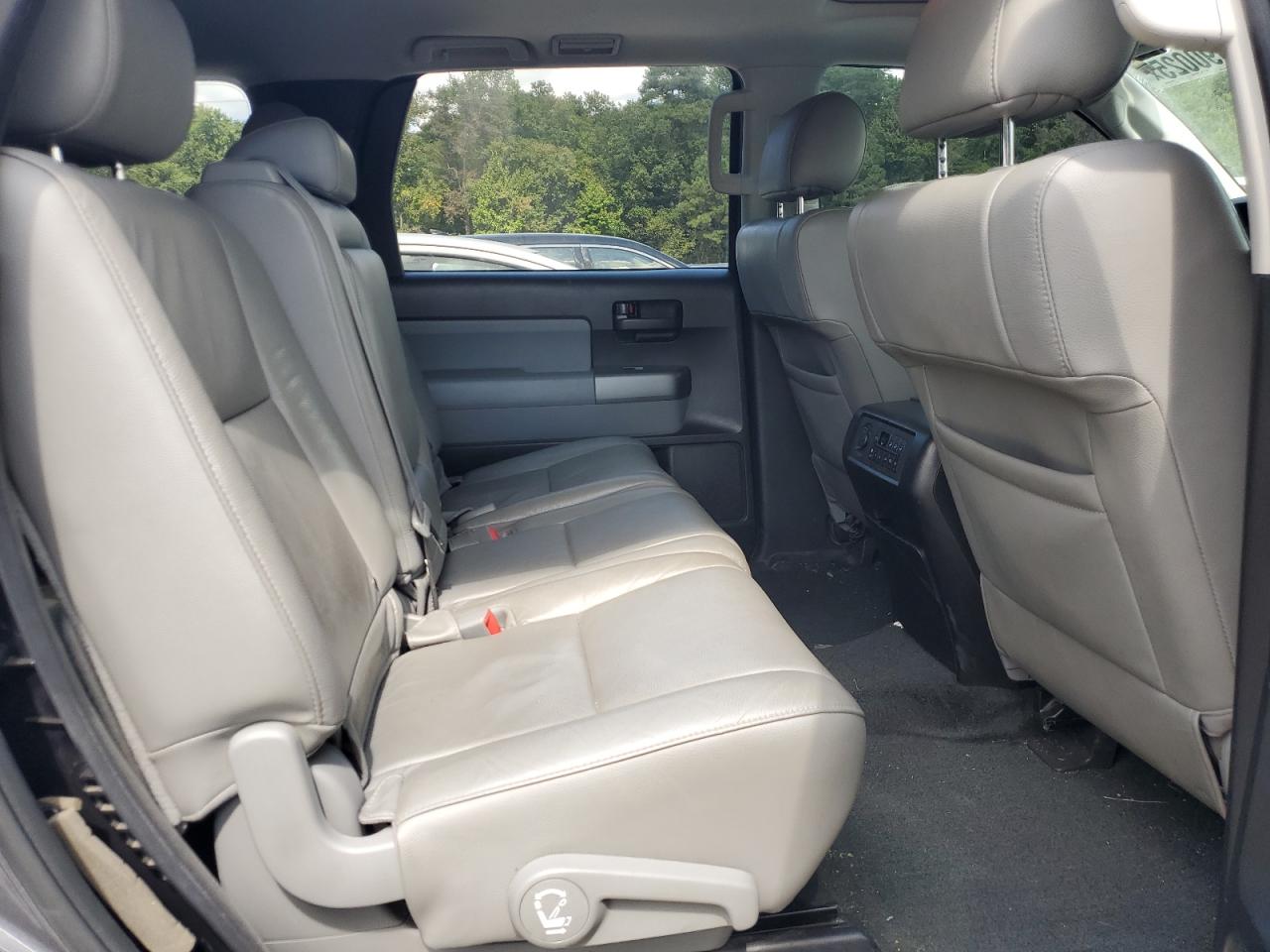 2017 Toyota Sequoia Sr5 VIN: 5TDBY5G19HS154390 Lot: 71090025