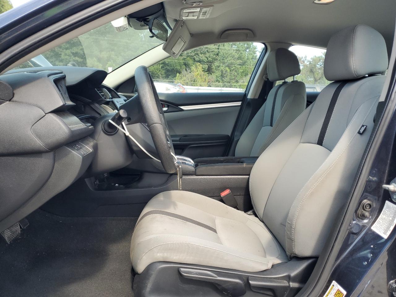 2020 Honda Civic Lx VIN: 19XFC2F64LE010633 Lot: 81749925