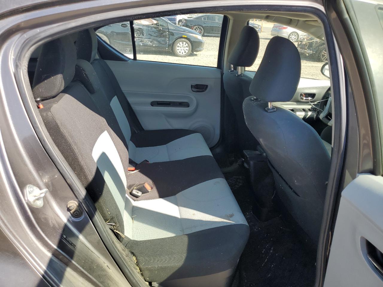 2014 Toyota Prius C VIN: JTDKDTB3XE1065798 Lot: 81794355