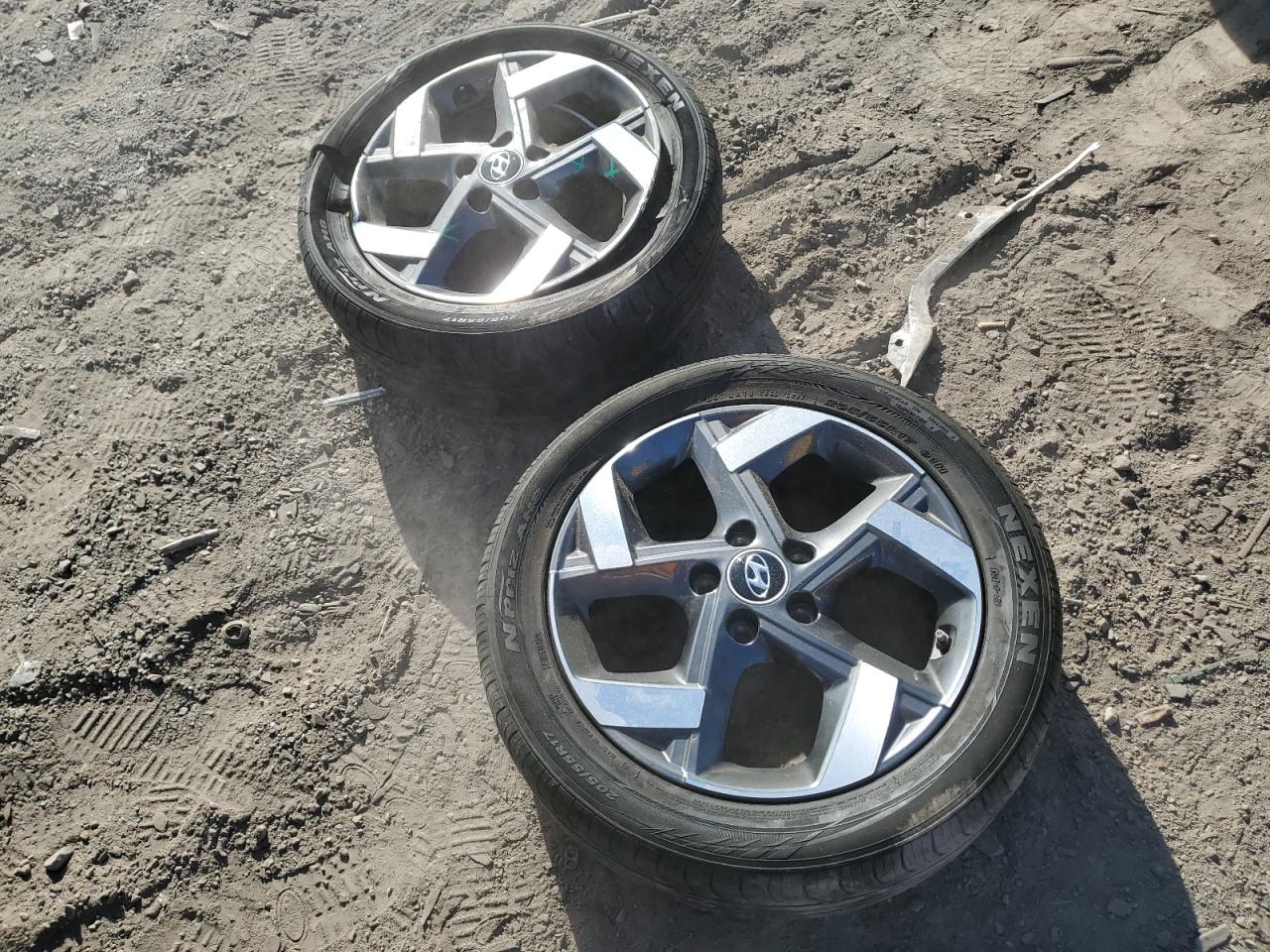 2022 Hyundai Venue Sel VIN: KMHRC8A38NU170950 Lot: 80332235