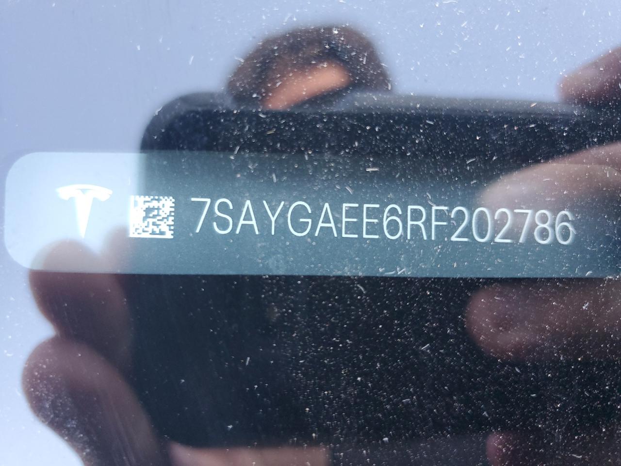 2024 Tesla Model Y VIN: 7SAYGAEE6RF202786 Lot: 71746995