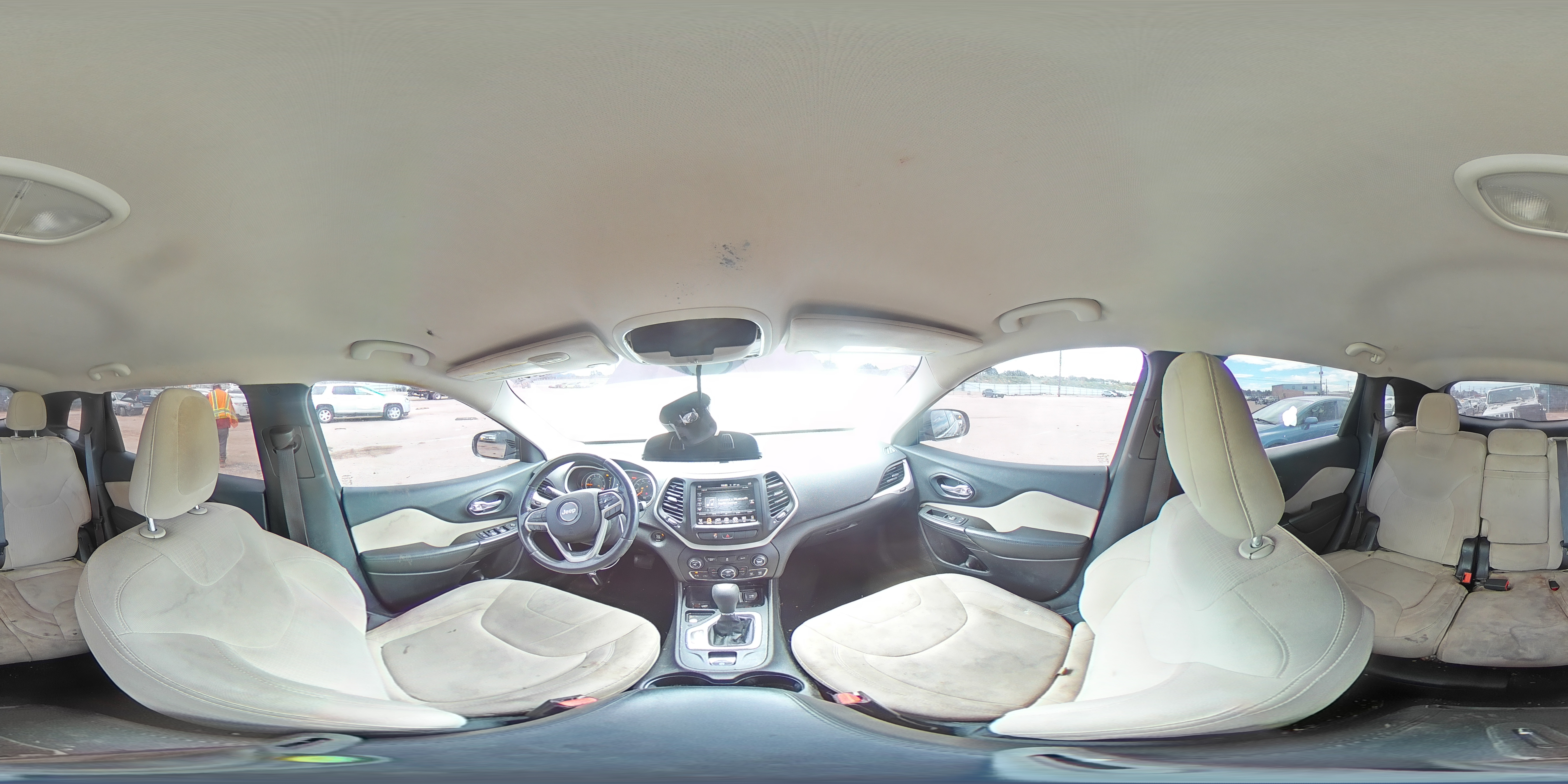 2015 Jeep Cherokee Latitude VIN: 1C4PJLCB4FW518306 Lot: 71712155