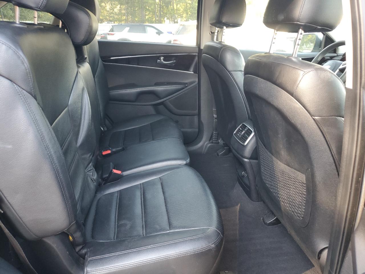 2019 Kia Sorento L VIN: 5XYPG4A32KG547875 Lot: 81717605