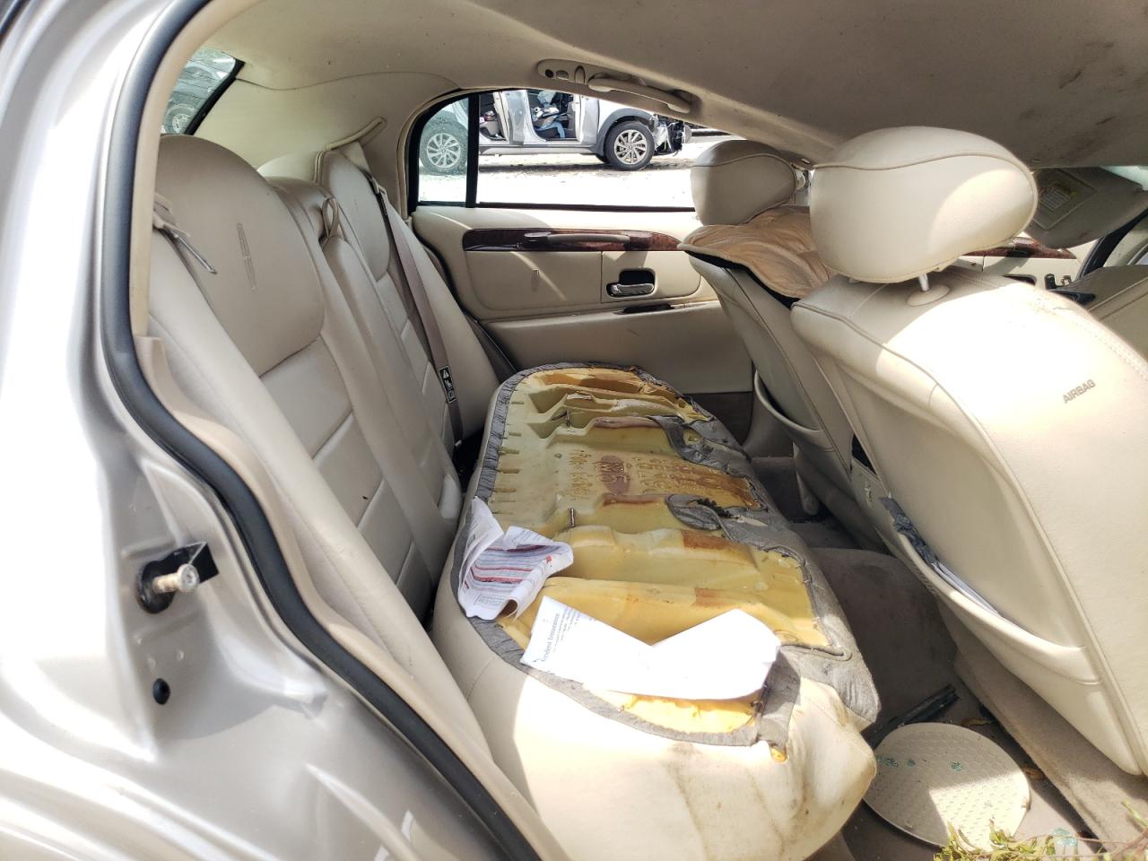 2002 Lincoln Town Car Signature VIN: 1LNHM82W32Y644485 Lot: 81091965