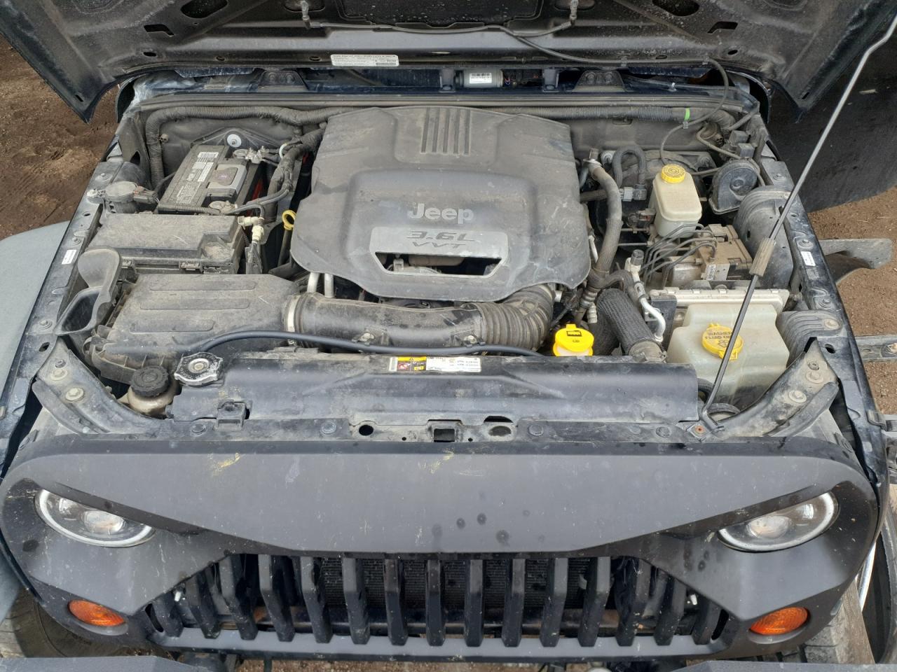 2013 Jeep Wrangler Unlimited Sport VIN: 1C4BJWDGXDL698427 Lot: 81647495