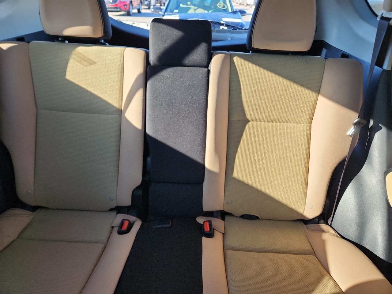 2017 Toyota Rav4 Xle VIN: JTMRFREV3HJ106978 Lot: 81152395