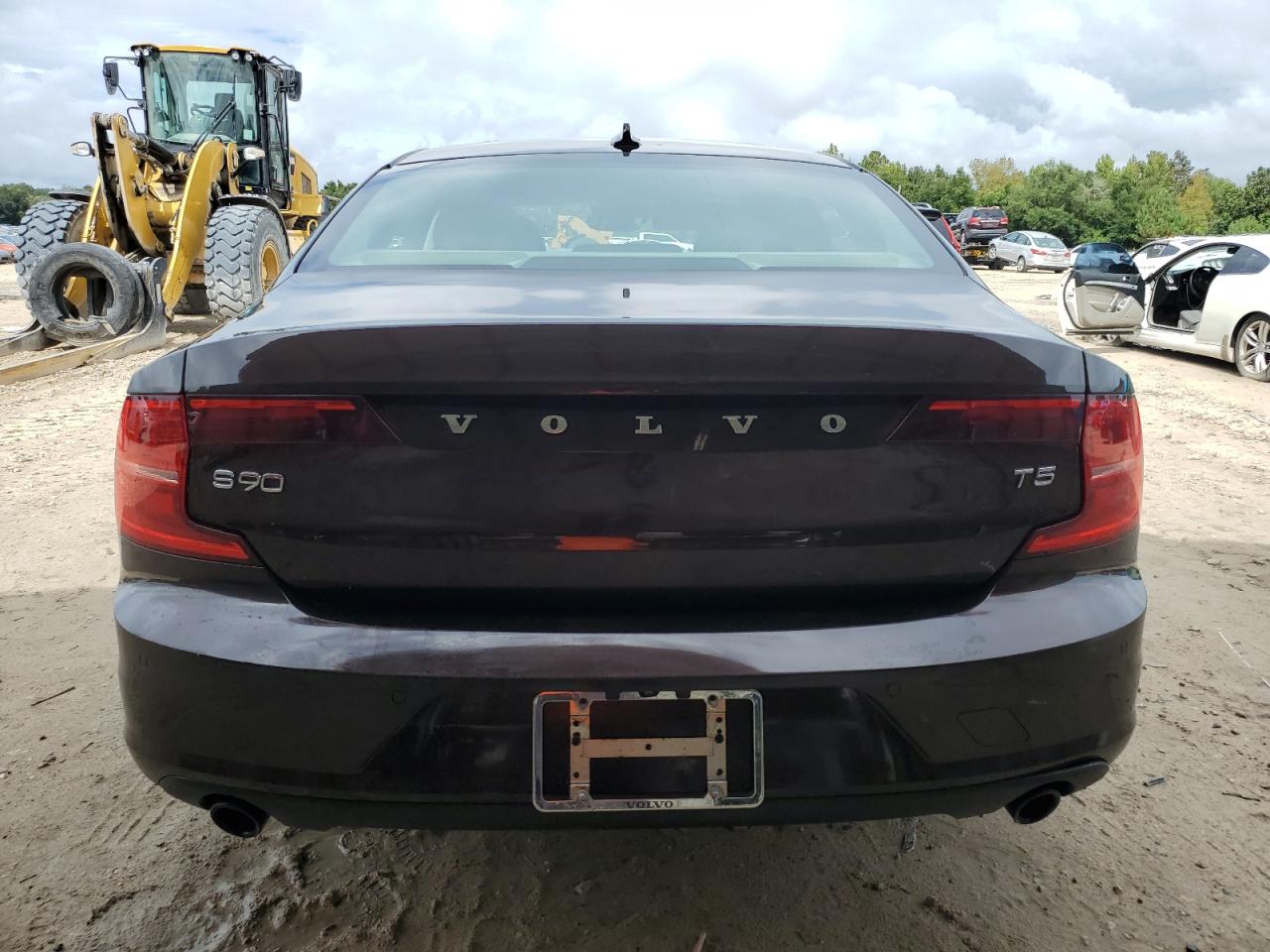 2018 Volvo S90 T5 Momentum VIN: LVY982AK2JP033496 Lot: 81528615