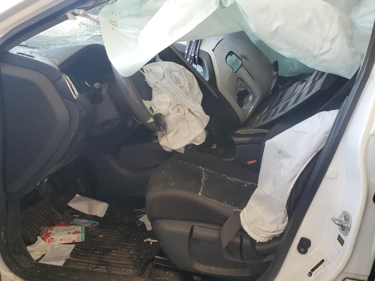 2015 Nissan Rogue S VIN: KNMAT2MT8FP573580 Lot: 81332455