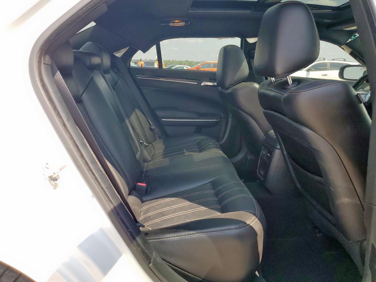 2022 Chrysler 300 S VIN: 2C3CCABT3NH193740 Lot: 71651065