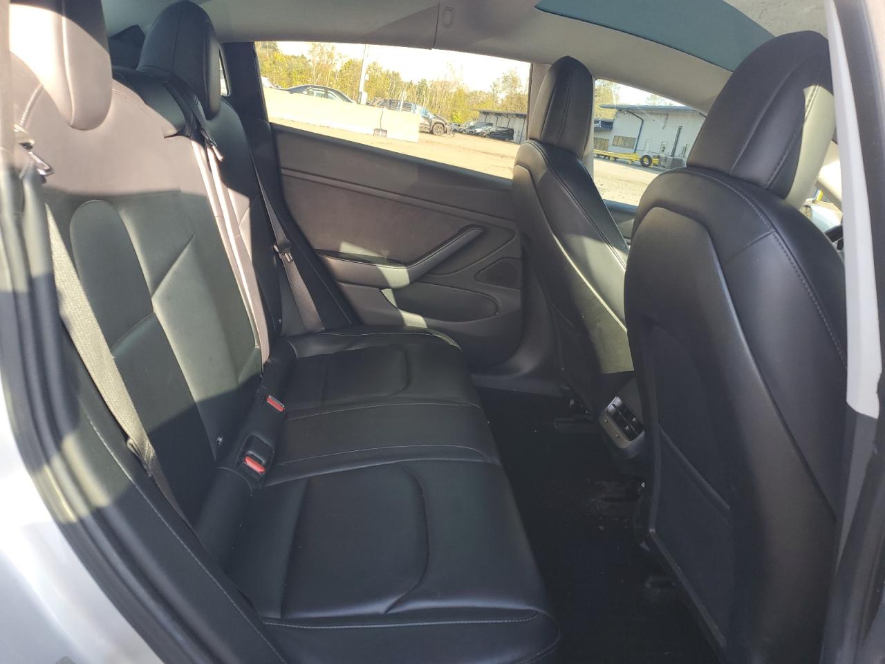 2018 Tesla Model 3 VIN: 5YJ3E1EA8JF015239 Lot: 84257515