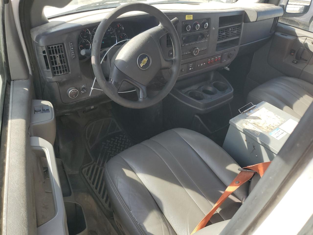 2016 Chevrolet Express G2500 VIN: 1GCWGAFF4G1234637 Lot: 82054455