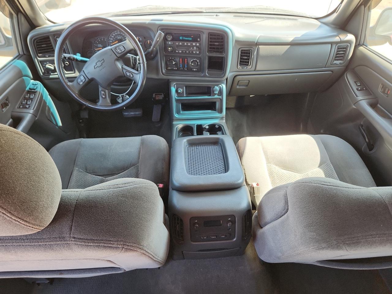 2005 Chevrolet Silverado K1500 VIN: 2GCEK13T151240049 Lot: 84210345