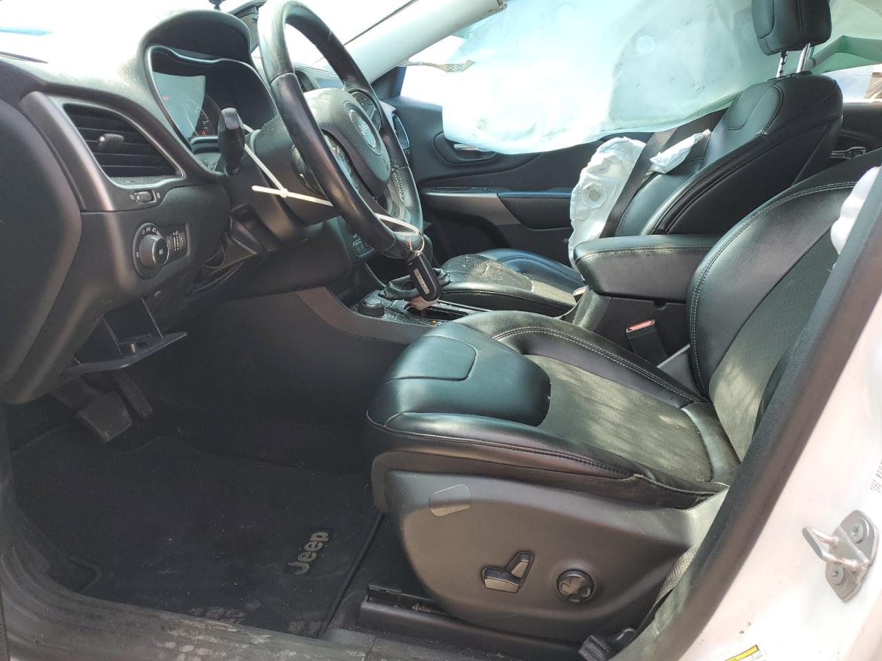 2019 Jeep Cherokee Latitude Plus VIN: 1C4PJMLB6KD213370 Lot: 70411575