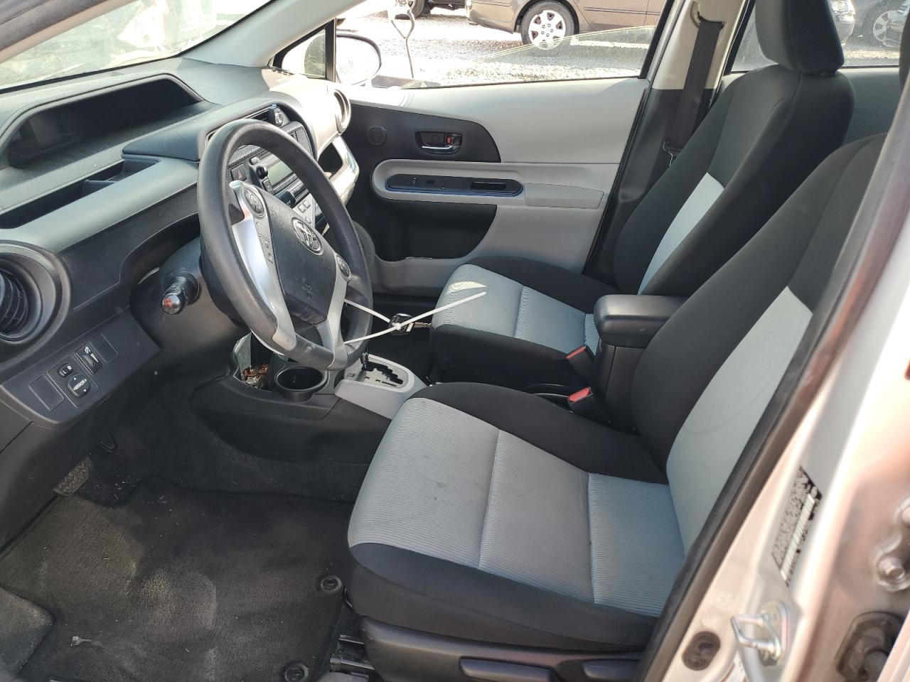 2013 Toyota Prius C VIN: JTDKDTB37D1535574 Lot: 70379195