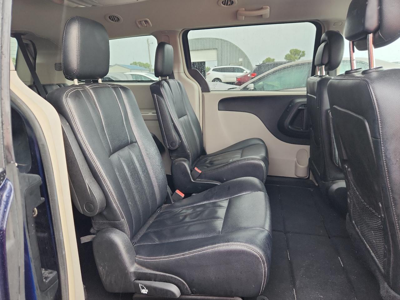 2014 Chrysler Town & Country Touring VIN: 2C4RC1BG1ER398279 Lot: 81244765