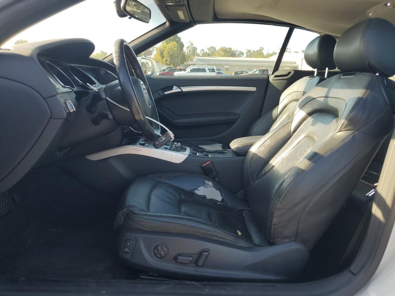 2010 Audi A5 Premium Plus VIN: WAUJFAFH3AN017737 Lot: 81344915