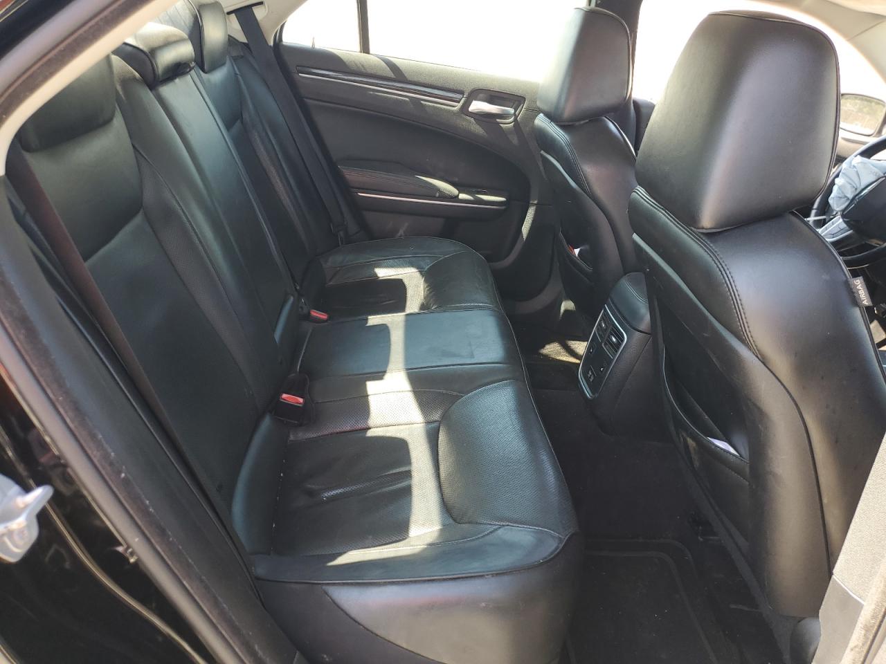 2019 Chrysler 300 Limited VIN: 2C3CCAEG2KH536256 Lot: 81565525