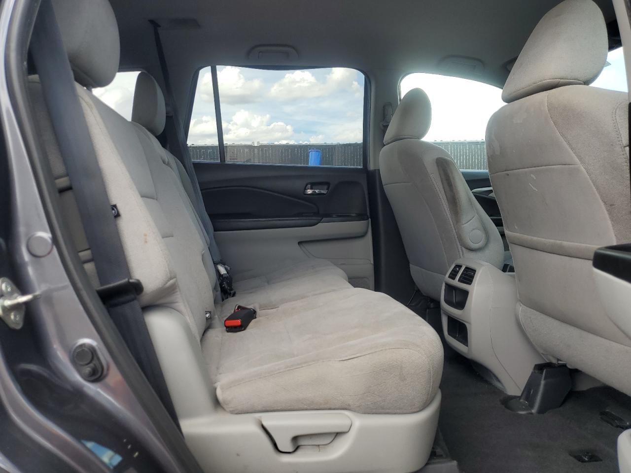 2019 Honda Pilot Lx VIN: 5FNYF5H17KB015577 Lot: 81332225