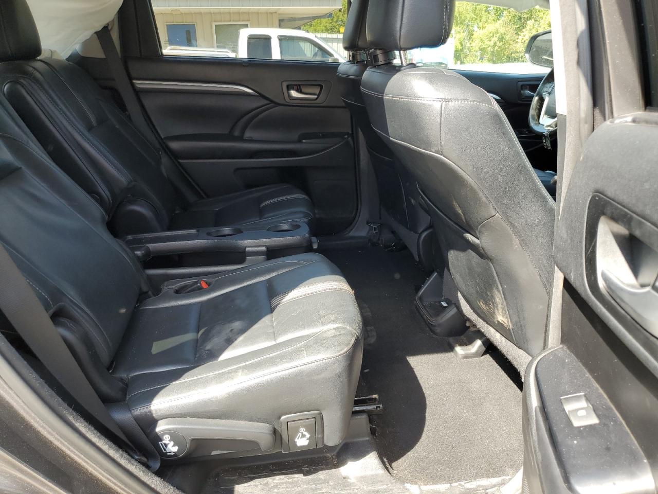 2018 Toyota Highlander Se VIN: 5TDJZRFH7JS899711 Lot: 72014685