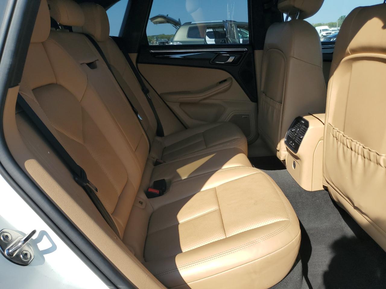 2017 Porsche Macan S VIN: WP1AB2A57HLB17524 Lot: 80383135