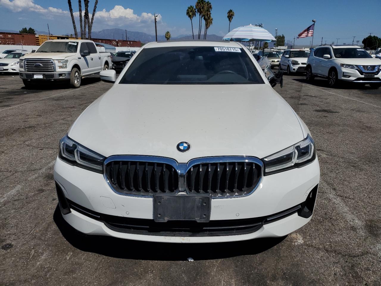 Фото: WBA53BH02MCF27541