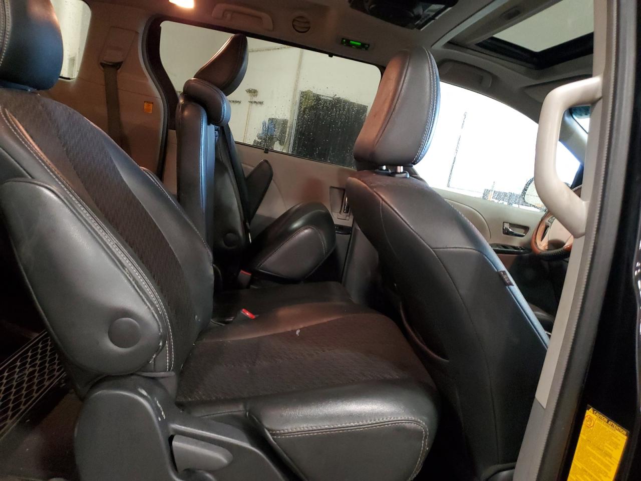 2011 Toyota Sienna Sport VIN: 5TDXK3DC0BS120847 Lot: 81500935