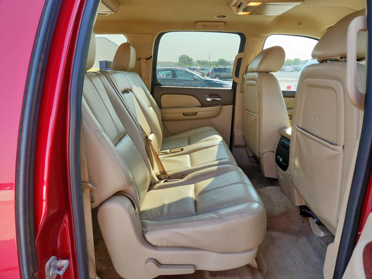 2013 Chevrolet Suburban K1500 Lt VIN: 1GNSKJE73DR192733 Lot: 71846245