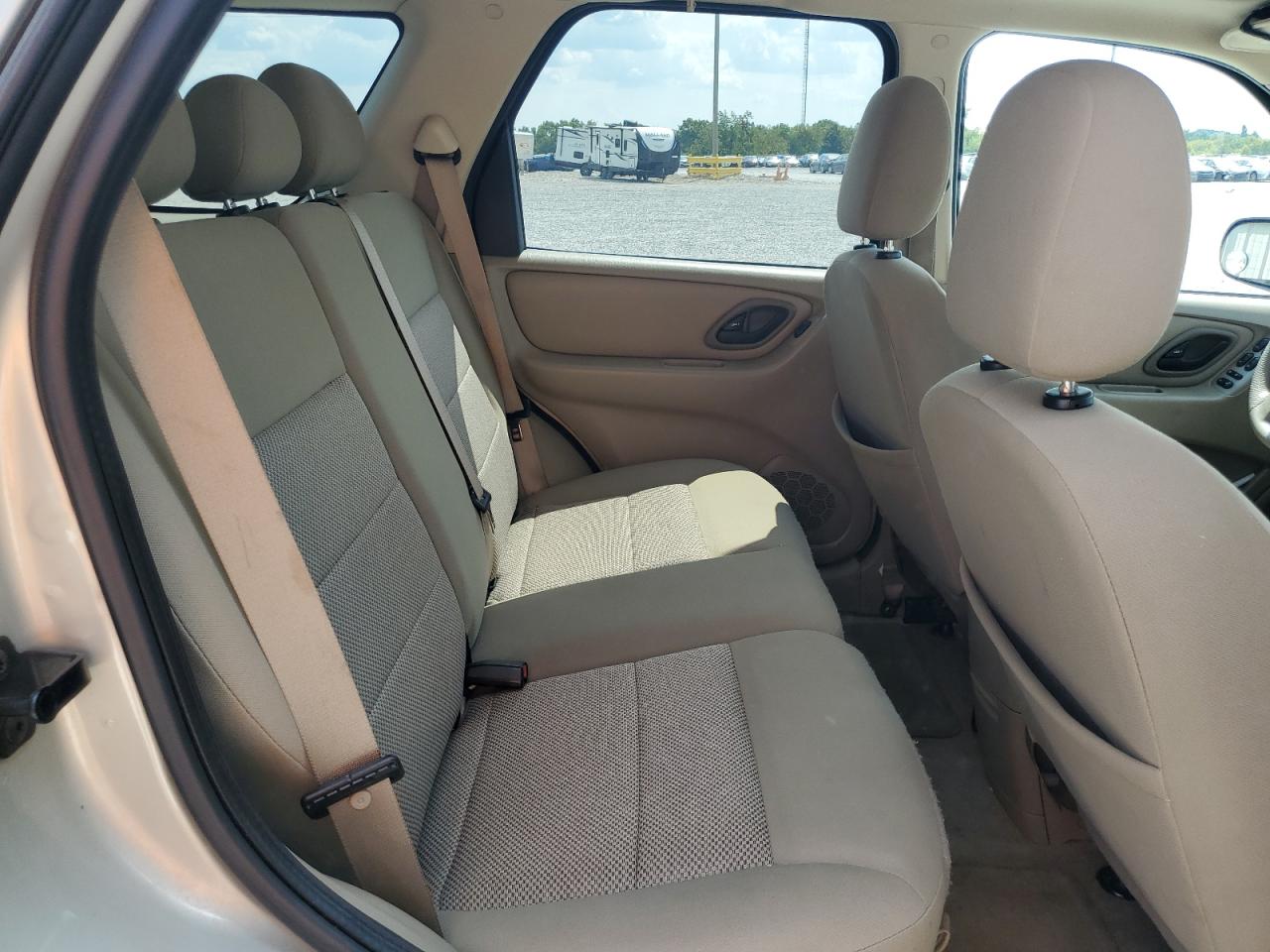 2005 Ford Escape Xlt VIN: 1FMYU93115KC92961 Lot: 80998055