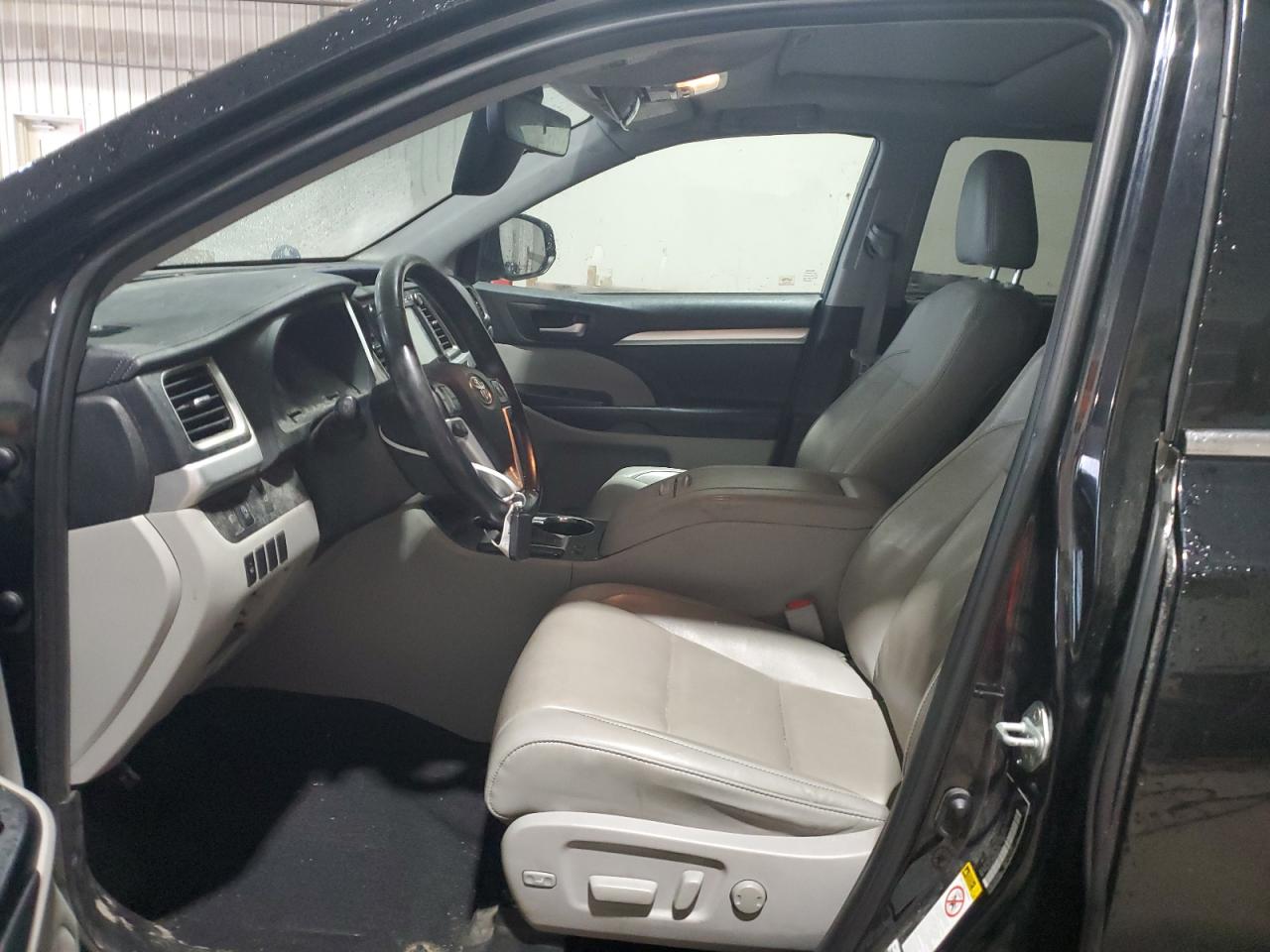 2019 Toyota Highlander Se VIN: 5TDJZRFHXKS595578 Lot: 82035835