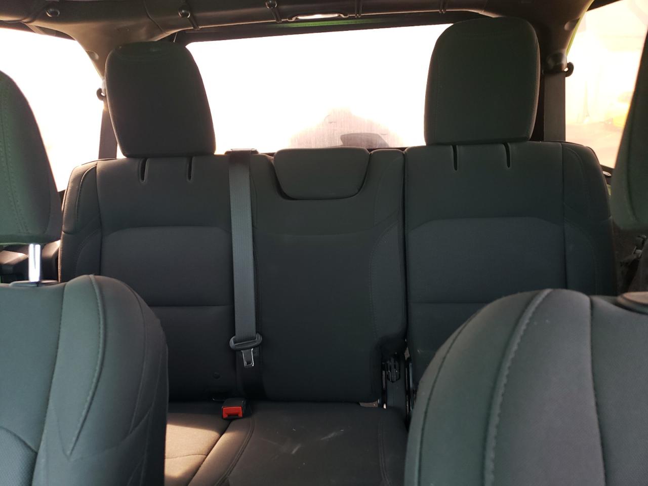 2018 Jeep Wrangler Unlimited Sahara VIN: 1C4HJXEG4JW327403 Lot: 83883915