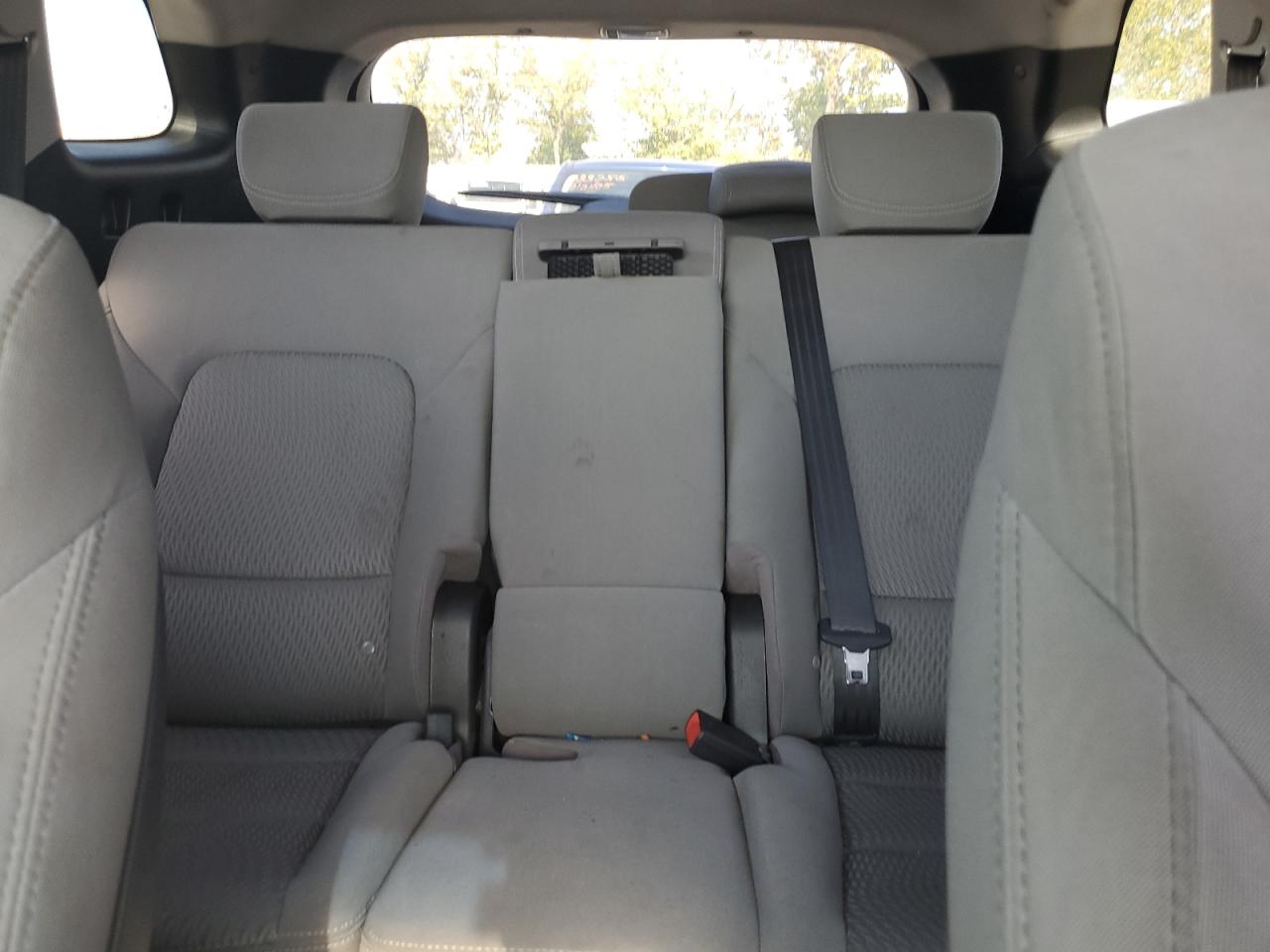 2017 Hyundai Santa Fe Se VIN: KM8SM4HF5HU232011 Lot: 81918865