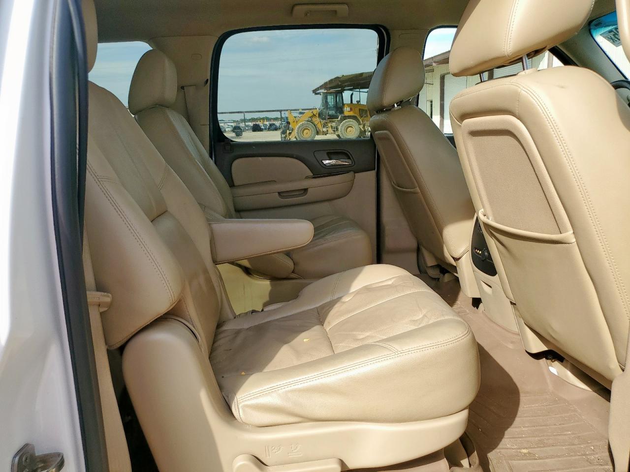 2011 Chevrolet Suburban C1500 Lt VIN: 1GNSCJE07BR284215 Lot: 84797495