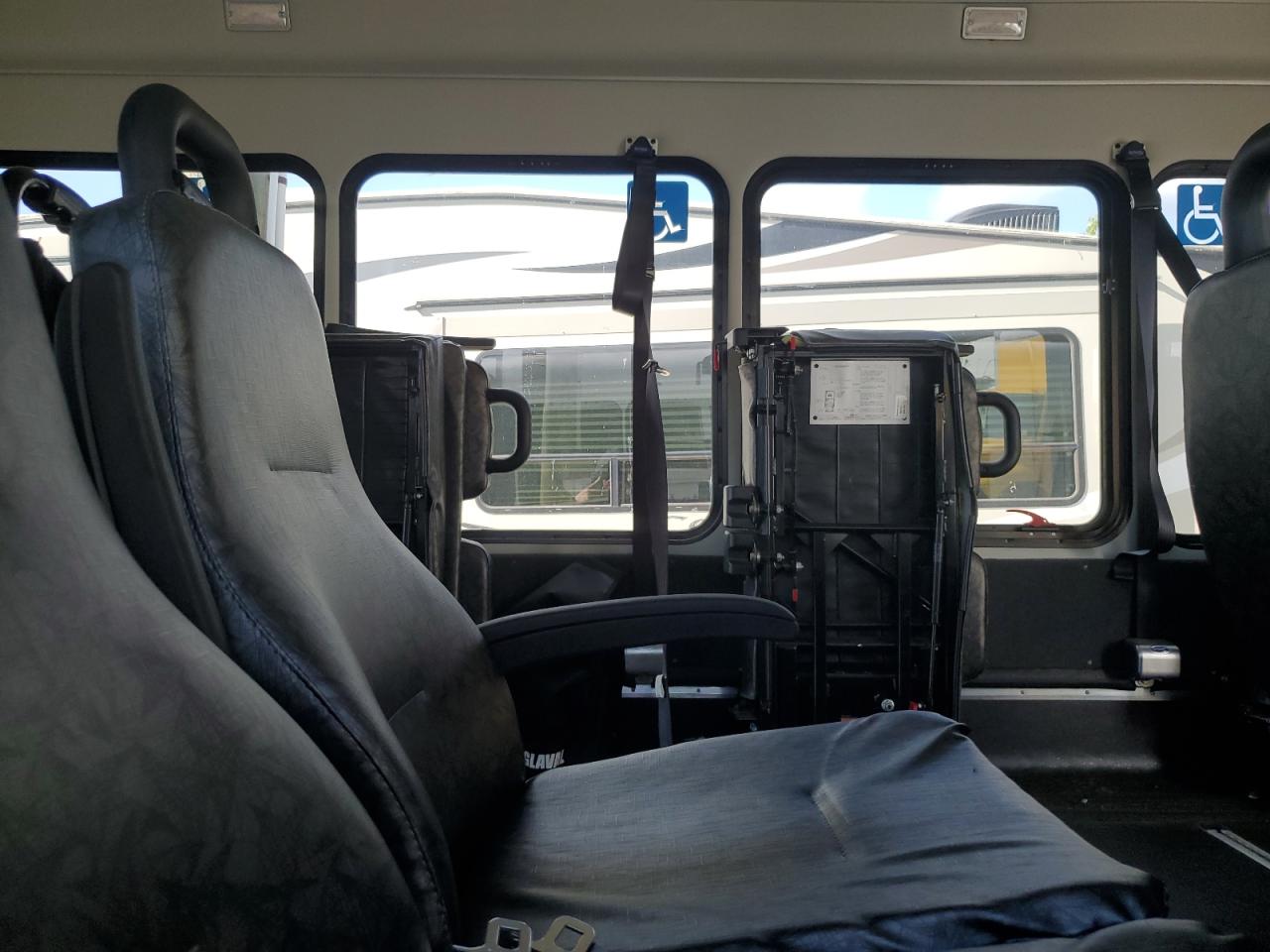 2019 Ford Econoline E450 Super Duty Cutaway Van VIN: 1FDFE4FS7KDC14292 Lot: 67604035