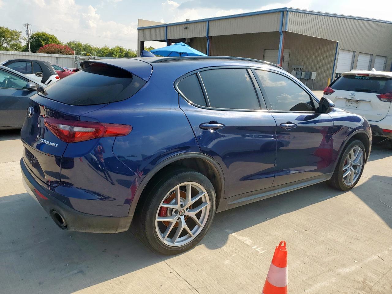 2019 Alfa Romeo Stelvio blue null gas ZASPAJAN6K7C44751 photo #4