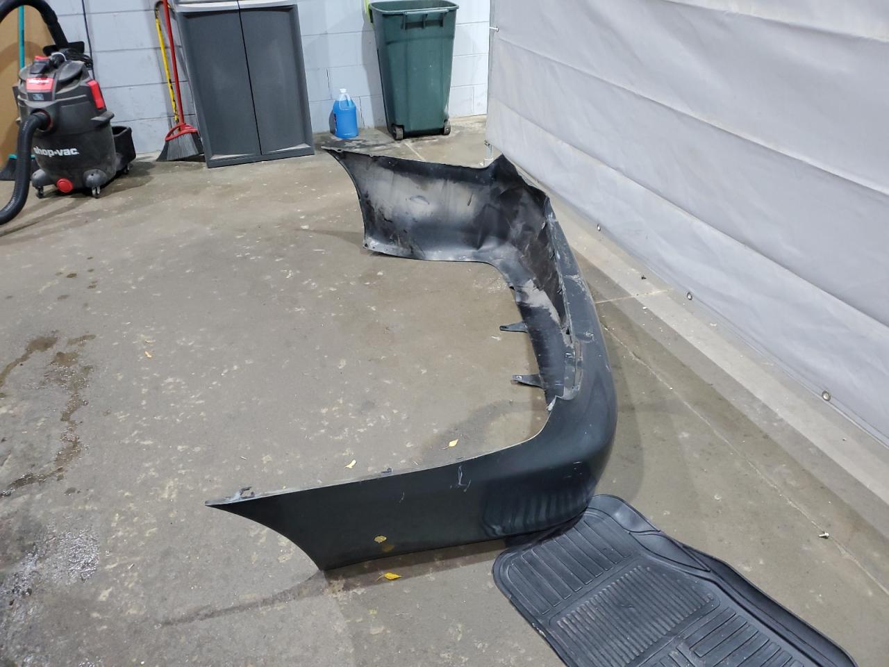 2003 Toyota Camry Le VIN: 4T1BE32K83U656255 Lot: 82123595