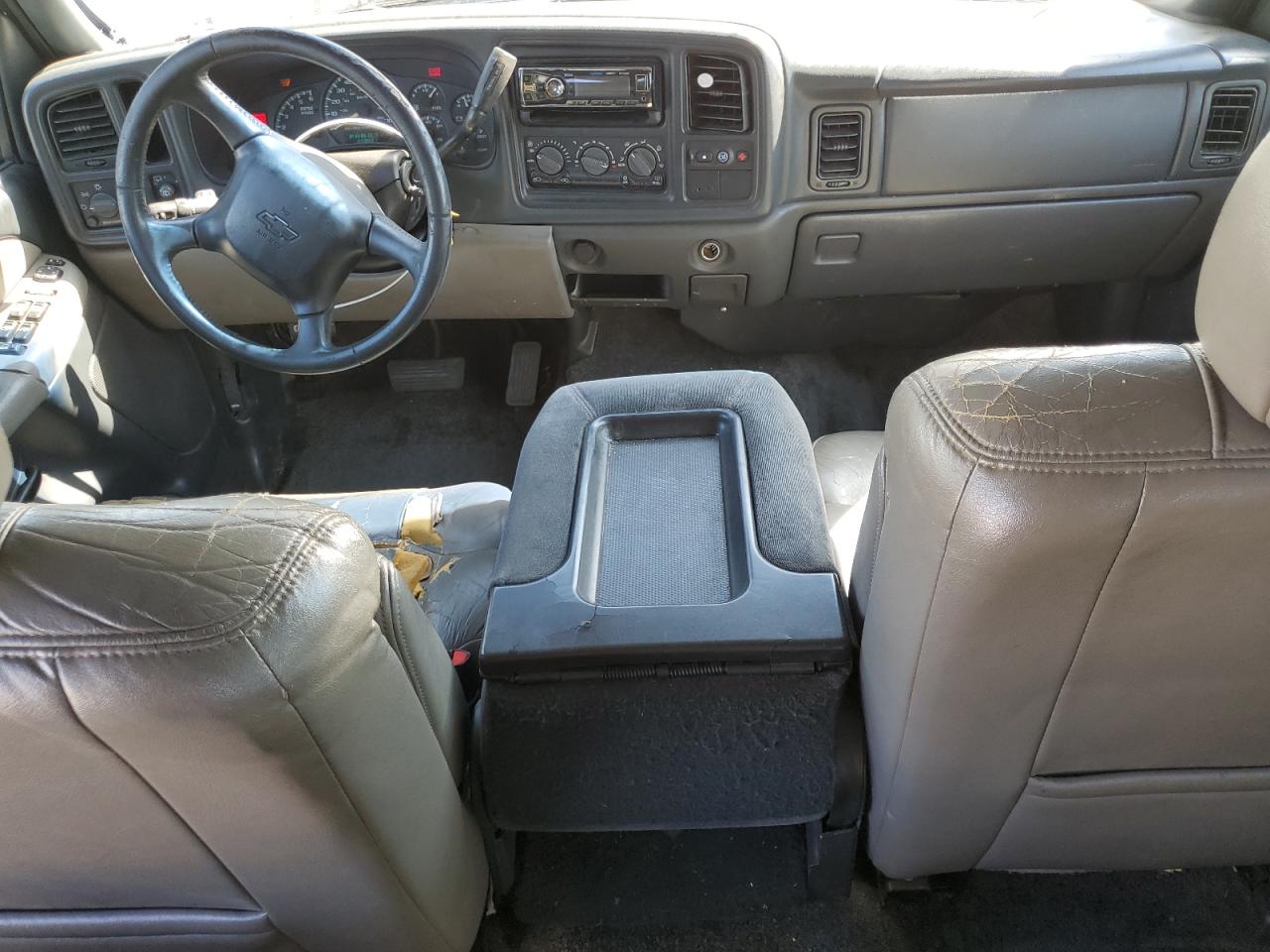 2000 Chevrolet Suburban C1500 VIN: 3GNEC16T9YG195275 Lot: 81143735