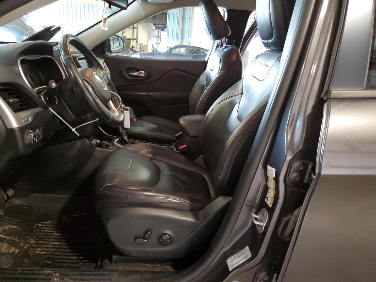 2015 Jeep Cherokee Trailhawk VIN: 1C4PJMBS4FW599525 Lot: 82059875