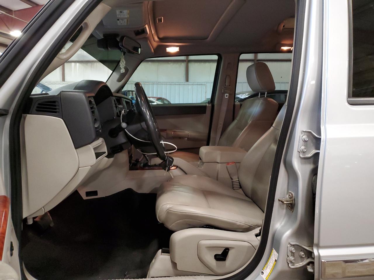 2006 Jeep Commander Limited VIN: 1J8HG58N06C181077 Lot: 70541035