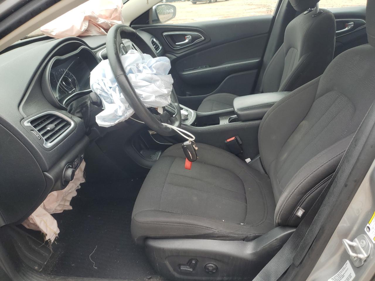 2015 Chrysler 200 Limited VIN: 1C3CCCAB0FN677491 Lot: 81871995