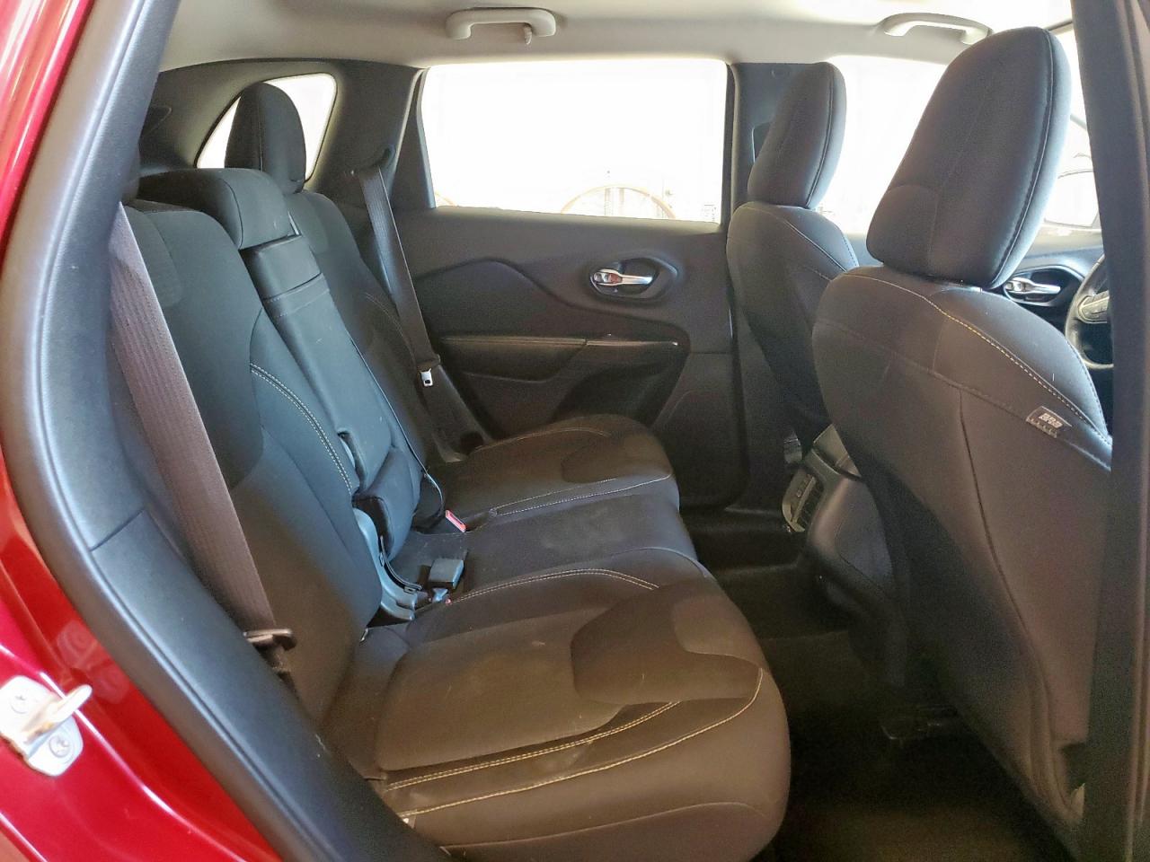 2015 Jeep Cherokee Latitude VIN: 1C4PJMCB8FW697424 Lot: 71848055