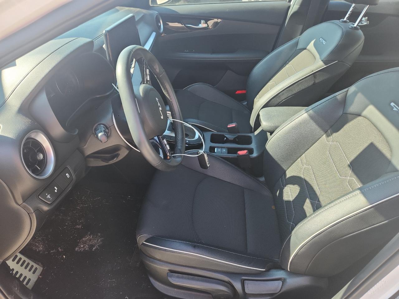 2024 Kia Forte Gt Line VIN: 3KPF54AD2RE825322 Lot: 70478585