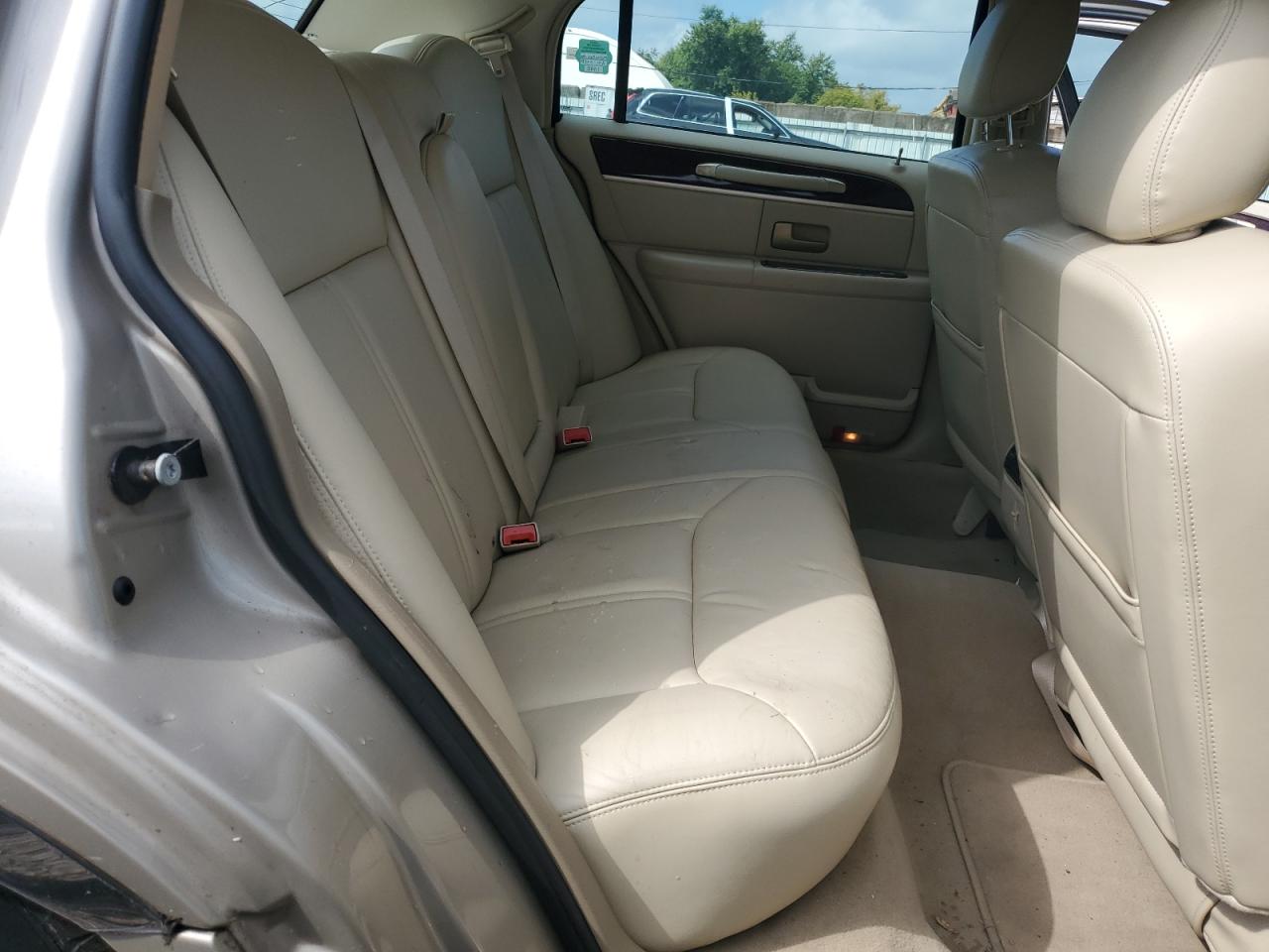 2008 Lincoln Town Car Signature Limited VIN: 2LNHM82V38X648732 Lot: 71407335