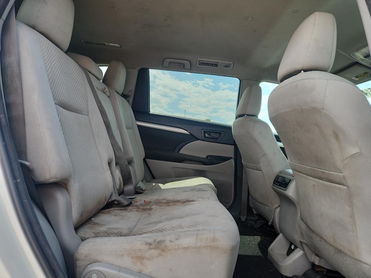 2016 Toyota Highlander Le VIN: 5TDZARFHXGS018387 Lot: 70935145
