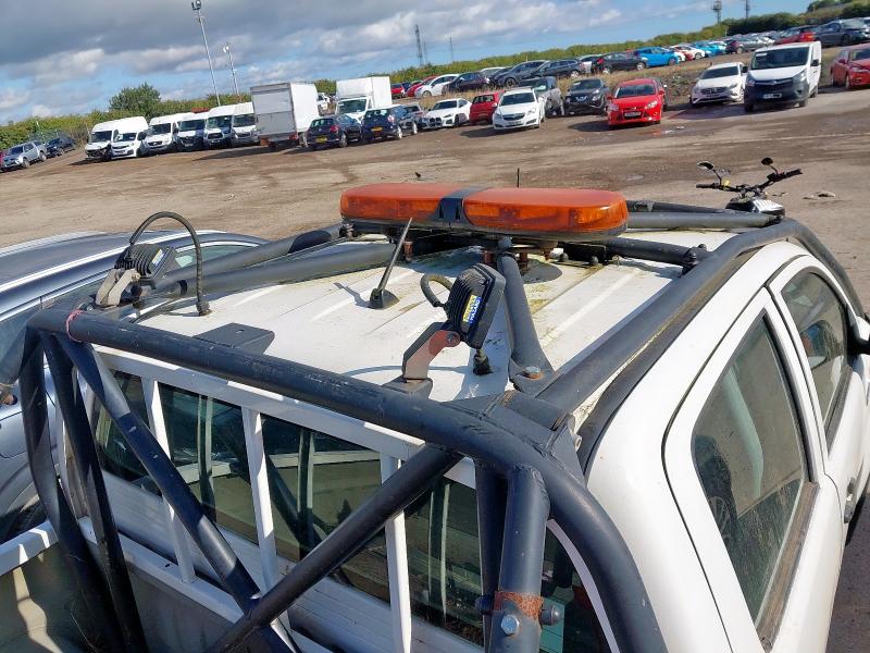 2015 TOYOTA HILUX ACTIVE D-4D 4X4 DCB 