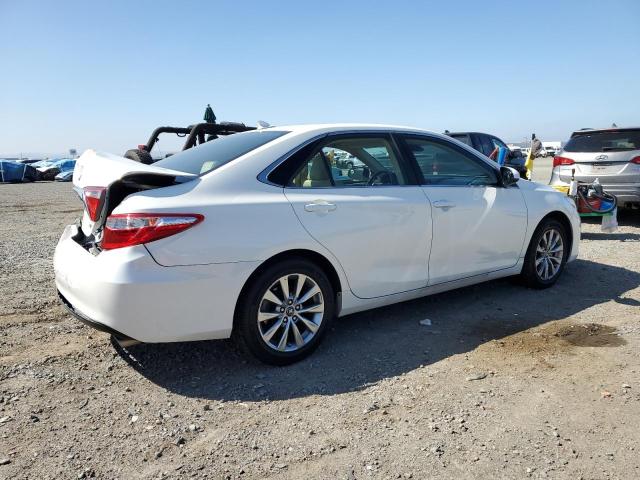 Седаны TOYOTA CAMRY 2017 Белы